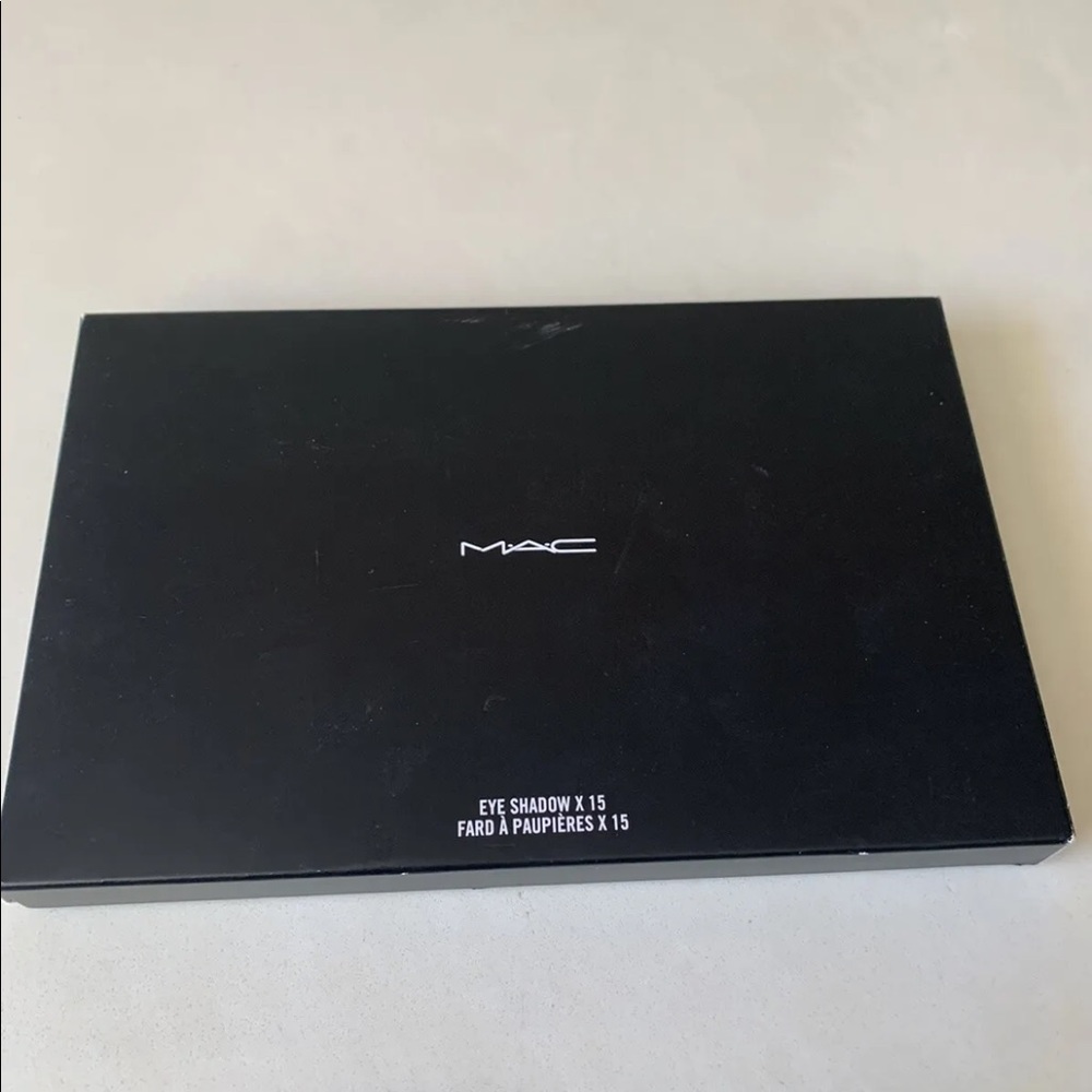 MAC EyeShadow x 15 Colors In The Flesh Palette 19.5 g/0.68 oz Full Size - Picture 4 of 5